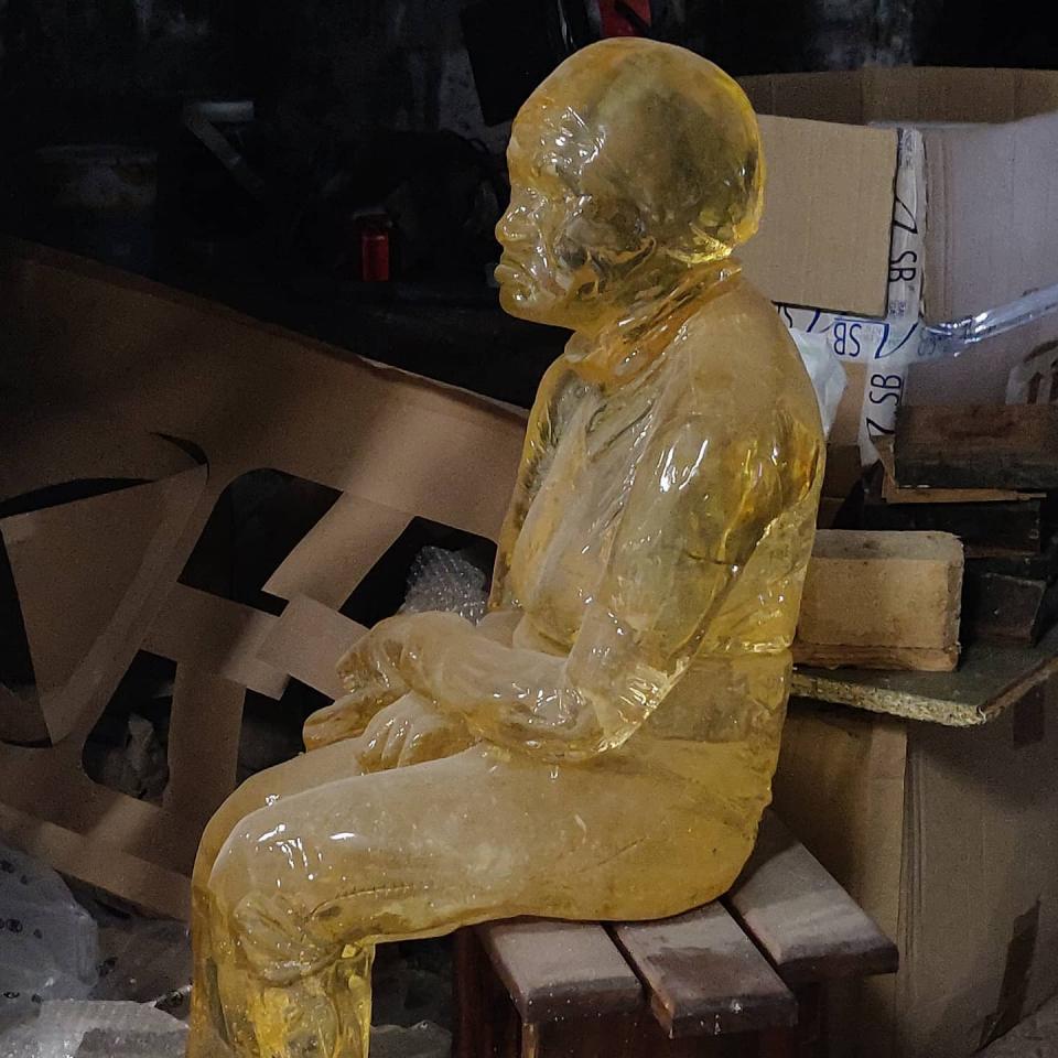 Vue de l'atelier de Stéphanie Hoareau, avec l'œuvre Jacqueline.